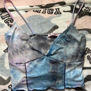 Cropped Tie-Die Tank Top With Ruffled Bottom